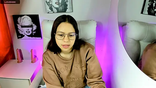 SamanthaRoldaan online show from 11, 4, 2026