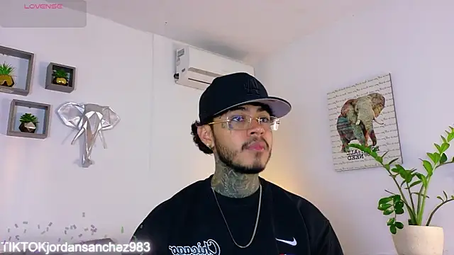 JordanSmiith  online show from 4, 2, 2026