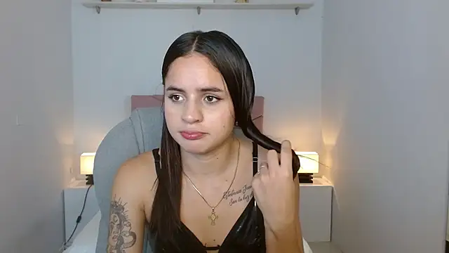 Snapshot of heidy_hoiss chatting on 20, 12, 2024 heidy hoiss online show from 20, 12, 2024