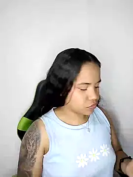 leila 22 online show from 26, 1, 2025