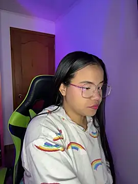 leila 22 online show from 30, 10, 2025