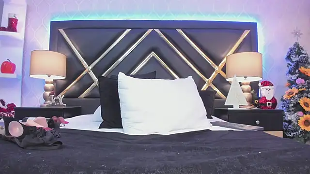 AdelaBrown online show from 17, 12, 2024