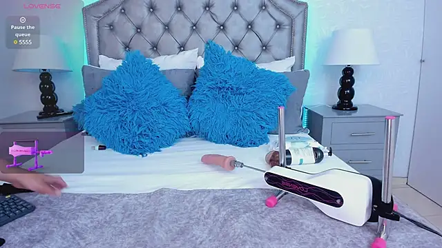 AdelaBrown online show from 20, 12, 2024