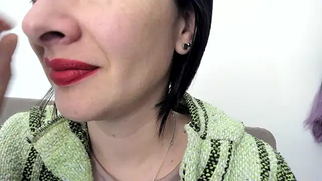 queen fetish online show from 17, 1, 2025