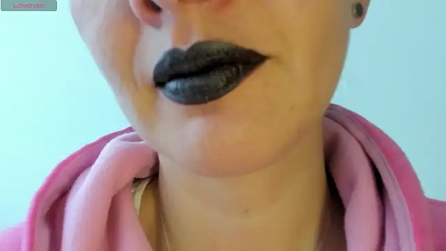 Snapshot of queen_fetish chatting on 23, 4, 2026 queen fetish online show from 23, 4, 2026