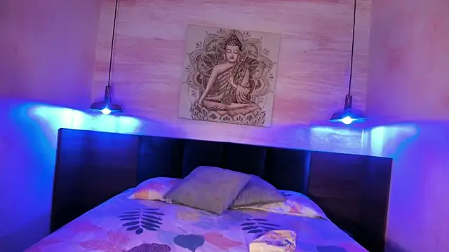 AnneDixie online show from 7, 11, 2025