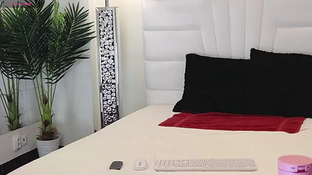 Snapshot of BarbieeAnn chatting on 12, 12, 2024 BarbieeAnn online show from 12, 12, 2024