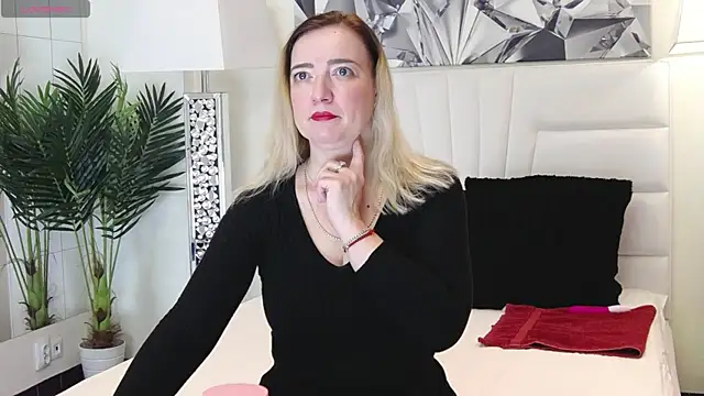 Snapshot of BarbieeAnn chatting on 27, 12, 2024 BarbieeAnn online show from 27, 12, 2024