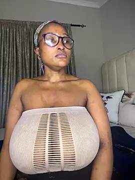 Bustygoddess32 online show from 10, 10, 2025