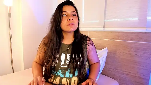 Snapshot of miaa_daniels chatting on 25, 4, 2026 miaa daniels online show from 25, 4, 2026