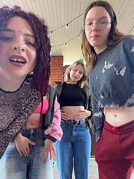 Snapshot of RollingGirls chatting on 17, 4, 2026 RollingGirls online show from 17, 4, 2026