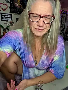 Snapshot of TrenaAnne chatting on 24, 2, 2025 TrenaAnne online show from 24, 2, 2025
