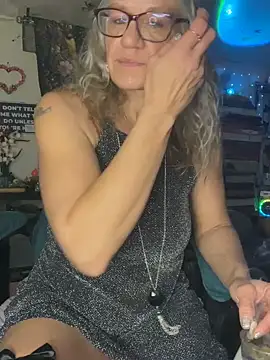 Snapshot of TrenaAnne chatting on 22, 3, 2025 TrenaAnne online show from 22, 3, 2025