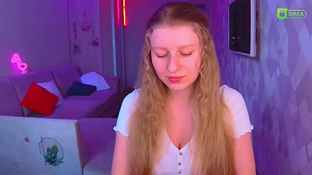 Snapshot of AmaliaQueen chatting on 2, 3, 2025 AmaliaQueen online show from 2, 3, 2025