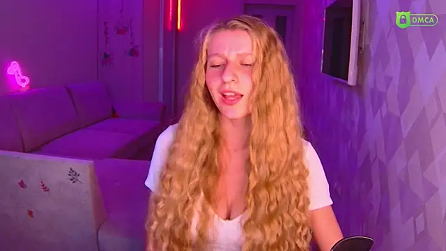 Snapshot of AmaliaQueen chatting on 27, 10, 2025 AmaliaQueen online show from 27, 10, 2025