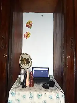 The-Peach-Flexer online show from 2, 12, 2025