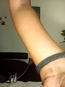 The-Peach-Flexer online show from 12, 1, 2026