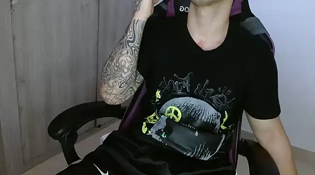 Snapshot of Sisoyalejo420 chatting on 7, 1, 2025 Sisoyalejo420 online show from 7, 1, 2025