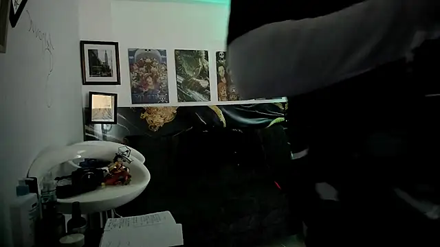 Snapshot of Sisoyalejo420 chatting on 21, 10, 2025 Sisoyalejo420 online show from 21, 10, 2025