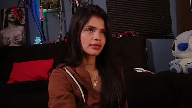 Alaia Asuka online show from 28, 2, 2025