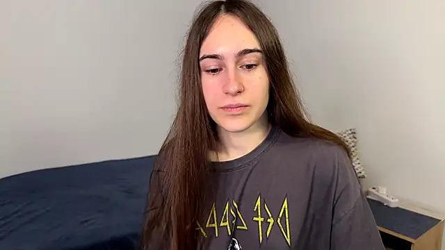 Snapshot of AliceKolltt chatting on 3, 5, 2026 AliceKolltt online show from 3, 5, 2026