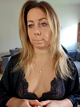 Snapshot of angela_88 chatting on 23, 1, 2025 angela 88 online show from 23, 1, 2025