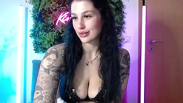 KiraKane1 online show from 4, 1, 2025