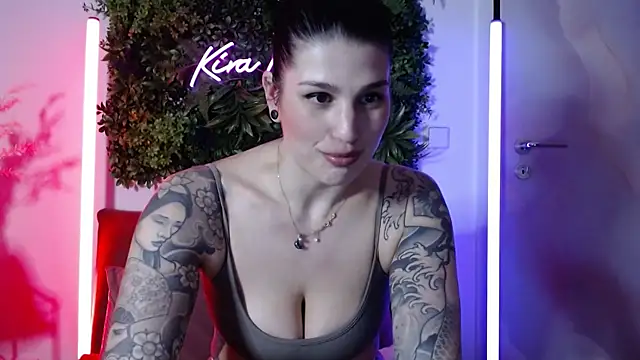KiraKane1 online show from 22, 1, 2025