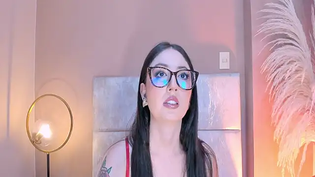Snapshot of Emilywatsonn chatting on 10, 6, 2026 Emilywatsonn online show from 10, 6, 2026