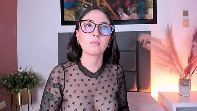 Snapshot of Emilywatsonn chatting on 18, 6, 2026 Emilywatsonn online show from 18, 6, 2026