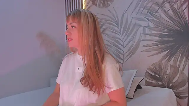 Samaantha-White online show from 28, 10, 2025