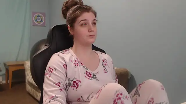 Snapshot of TreeJeanne chatting on 14, 3, 2025 TreeJeanne online show from 14, 3, 2025