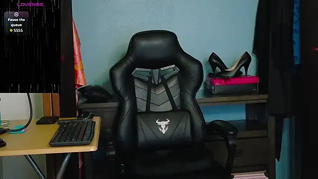 Snapshot of TreeJeanne chatting on 23, 10, 2025 TreeJeanne online show from 23, 10, 2025