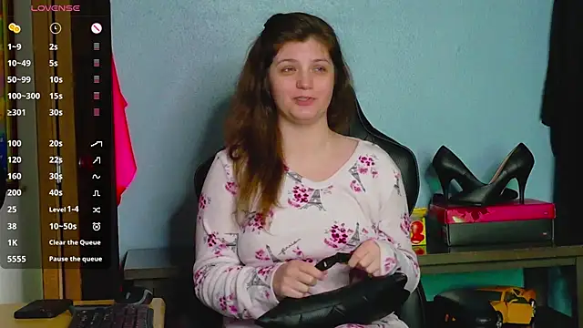 Snapshot of TreeJeanne chatting on 4, 11, 2025 TreeJeanne online show from 4, 11, 2025