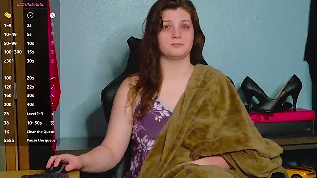 Snapshot of TreeJeanne chatting on 4, 11, 2025 TreeJeanne online show from 4, 11, 2025