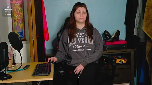 Snapshot of TreeJeanne chatting on 9, 11, 2025 TreeJeanne online show from 9, 11, 2025