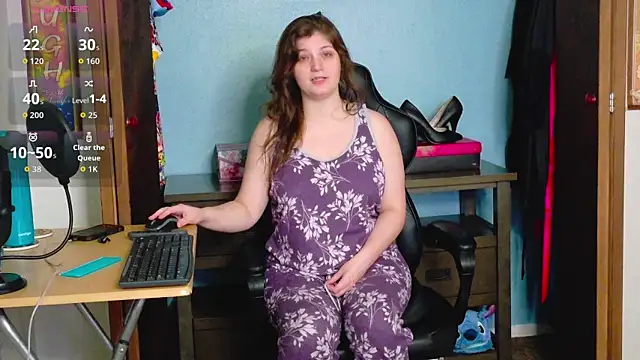 Snapshot of TreeJeanne chatting on 12, 11, 2025 TreeJeanne online show from 12, 11, 2025