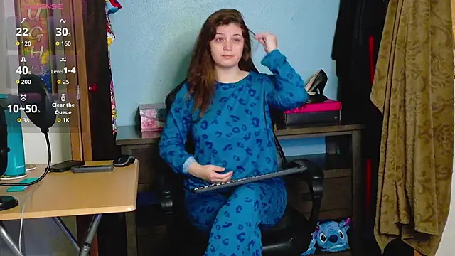 Snapshot of TreeJeanne chatting on 13, 11, 2025 TreeJeanne online show from 13, 11, 2025