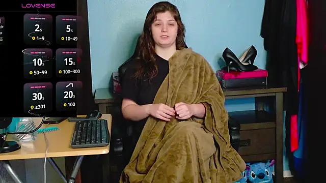 Snapshot of TreeJeanne chatting on 17, 11, 2025 TreeJeanne online show from 17, 11, 2025