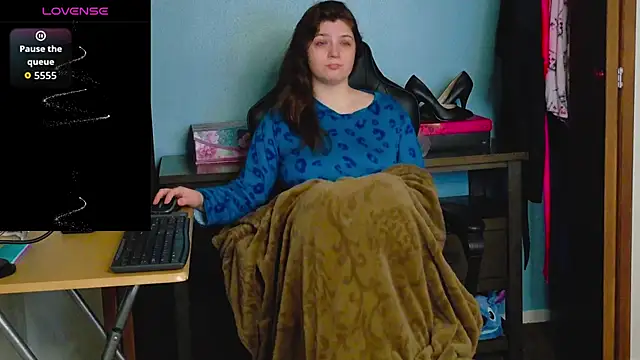 Snapshot of TreeJeanne chatting on 22, 11, 2025 TreeJeanne online show from 22, 11, 2025