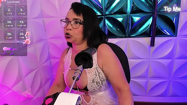 Snapshot of annie_wigg chatting on 16, 2, 2025 annie wigg online show from 16, 2, 2025