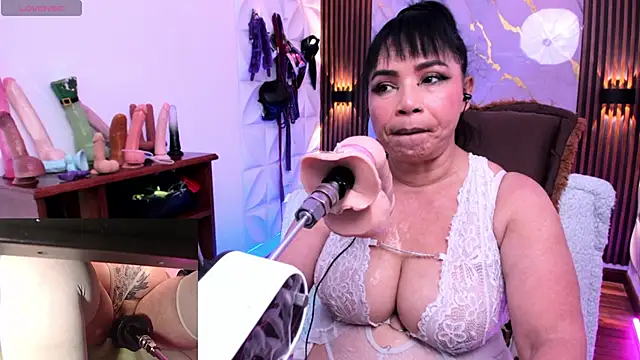 Snapshot of annie_wigg chatting on 12, 3, 2025 annie wigg online show from 12, 3, 2025