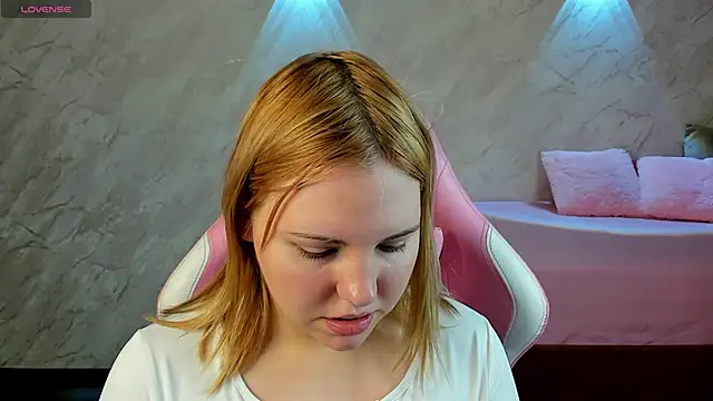 Stacy Luv online show from 2, 2, 2026