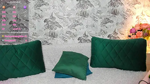 Snapshot of Naomi_B1ack chatting on 14, 12, 2024 Naomi B1ack online show from 14, 12, 2024