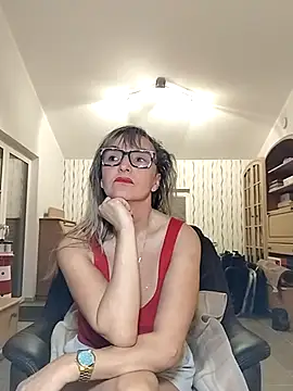 Snapshot of Tinuus chatting on 9, 11, 2025 Tinuus online show from 9, 11, 2025