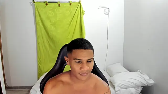 Snapshot of corzoethan chatting on 21, 7, 2026 corzoethan online show from 21, 7, 2026