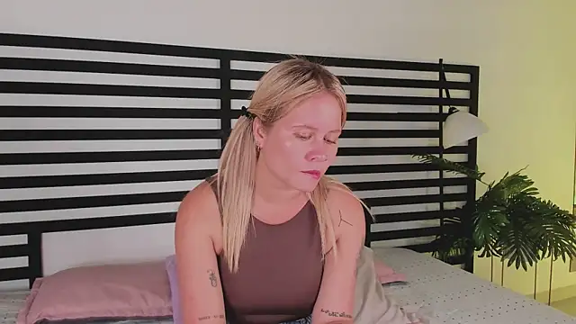 stefanny ruiz  online show from 10, 12, 2024