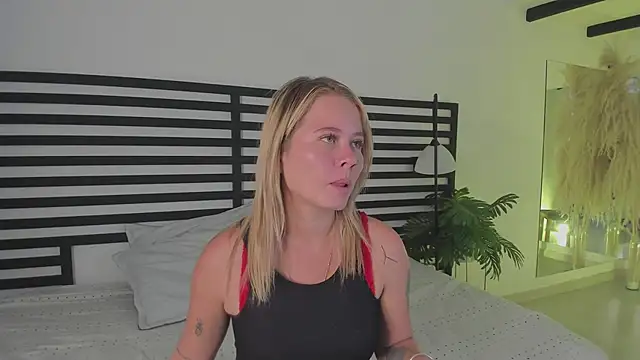 stefanny ruiz  online show from 30, 1, 2025