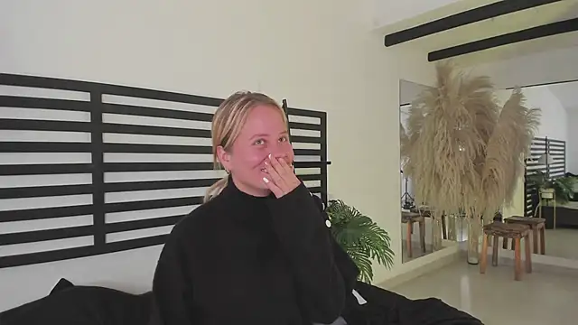 stefanny ruiz  online show from 18, 2, 2025