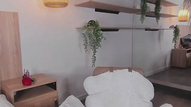 stefanny ruiz  online show from 22, 3, 2025